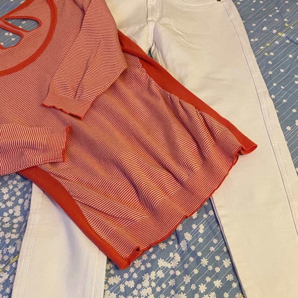 JW Maxx white stretch pants in good condition, no stains. Inseam 29